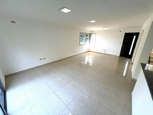 Impecable Casa Tipo Dúplex Sobre Esquina (barrio E. Echeverria)