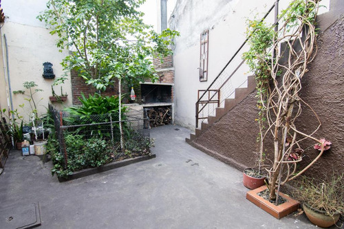 Vendo Casa Muy Linda Con Todo Lo Que Buscas. P. U 178m2 Jardín, Garaje, 3 Dorm, 2 Baños, Fondo, Parrillero, Azotea, Todo En Una Planta. Usd 265.000 Dólares