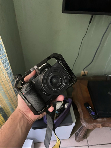 Camara Nikon Z50 Mirrorless Con Lente 16-55mm + Dx 50-250mm Negro (Usado)