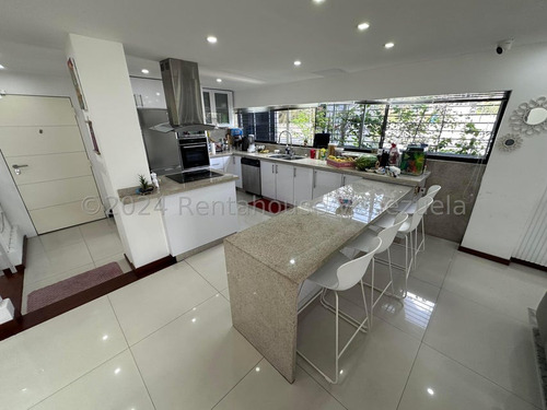 Penthouse,cuenta Con Tres Niveles,sistema De Seguridad De Ultima Generacion. Esta En La Boyera