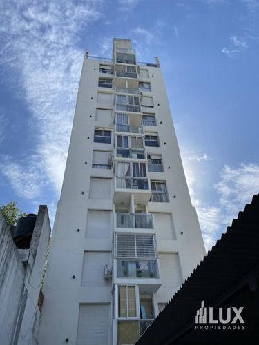 Imagen 18 de 30 de Venta Departamento Duplex 2 Dormitorios Con Cochera Frente Plaza Buratovich - Echesortu