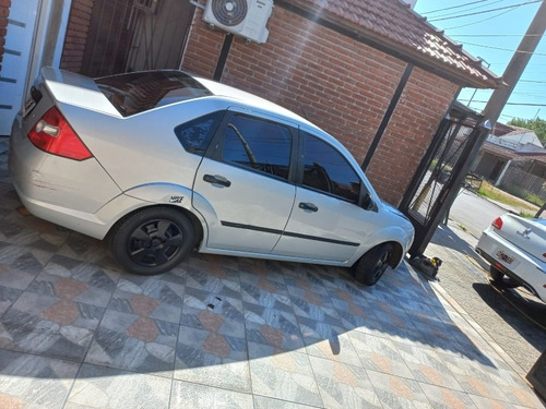 Imagen 9 de 12 de Ford Fiesta Max Ambiente Plus