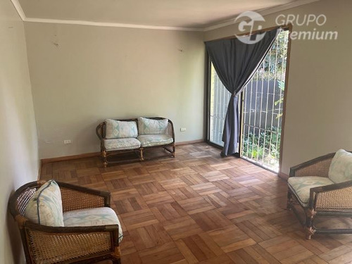 Acogedora Casa En Venta En Ñuñoa