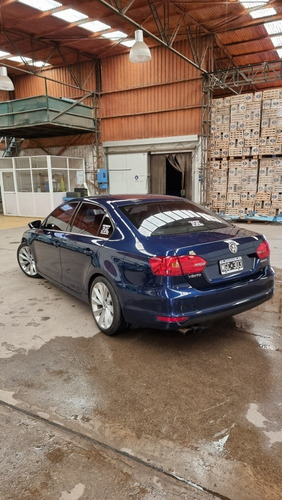 Imagen 12 de 14 de Volkswagen Vento 2013 2.0 Sportline Tsi 200cv Dsg