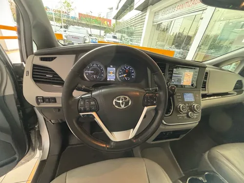 Toyota Sienna 3.5 Xle Piel At