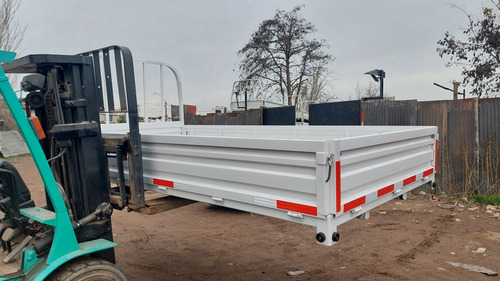 Carrocería Plana Con Barandas 3.83x1.94x0.40