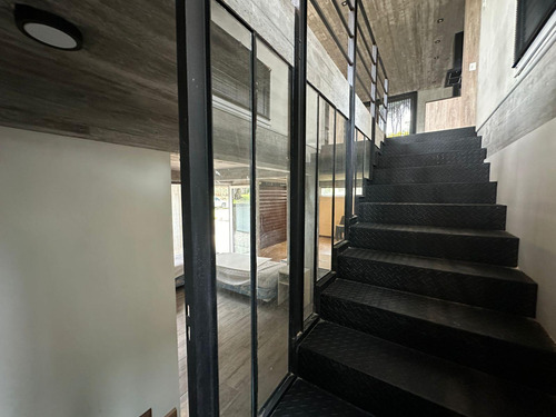 Departamento En Venta - 4 Dormitorios 2 Baños - 1.117mts2 - Carilo