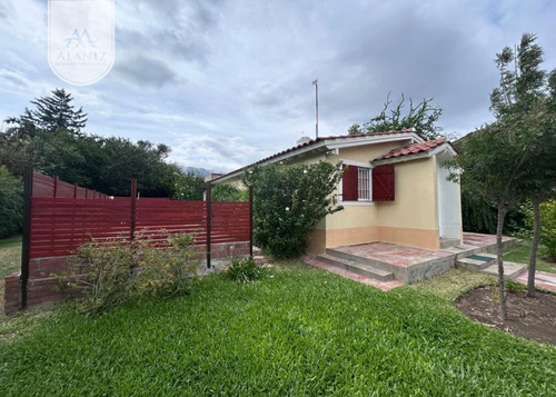 Chalet En Venta, Impecable Con Pileta, En Merlo, S. L.