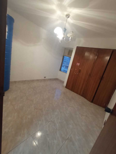 Imagen 6 de 12 de Venta Apartamento Centro Maracay