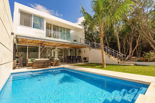 Imagen 1 de 30 de Venta Casa C/aberca, Lujo Y Gran Diseno Y Eficiencia En Play