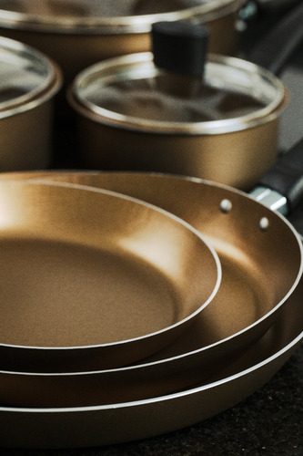 Imagen 4 de 9 de Batería De Cocina De Aluminio Cinsa Mayan Gold 10 Piezas