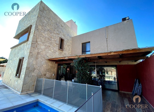 Imagen 23 de 30 de Casa De Categoría En Venta, Villa Belgrano, Córdoba. 4 Dormitorios