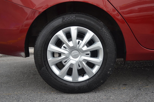 Imagen 9 de 15 de Chevrolet Aveo Lt 2020 Rojo Cereza