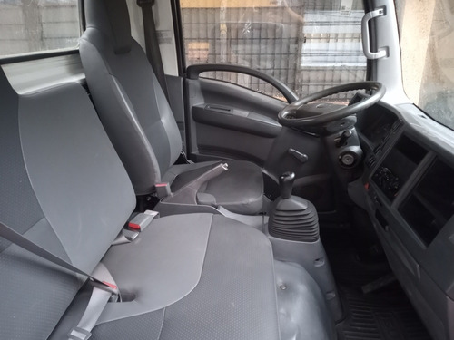 Imagen 11 de 13 de Isuzu Elf 300
