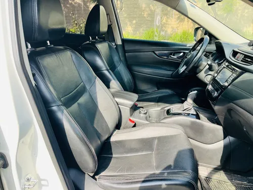 Nissan X-Trail 2.5 Exclusive 3 Row Cvt