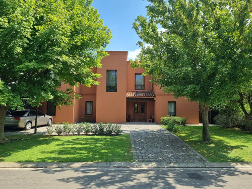 Casa De 7 Ambientes En Venta En Escobar