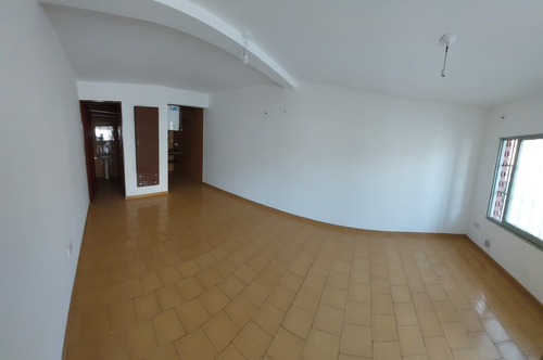 Imagen 4 de 16 de Venta Monoambiente Alberdi Sta Rosa Y Neuquen, Libre