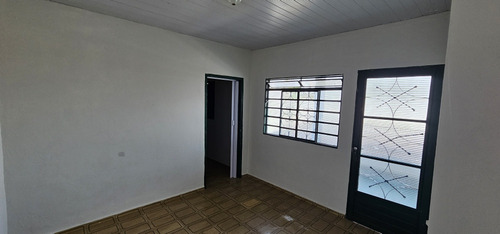Casa De 2 Quartos Com Edícula