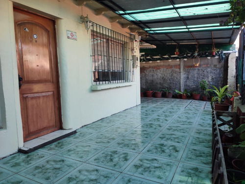 Oportunidad Casa Grande En Venta 4d 1b Cerca Muni Colina