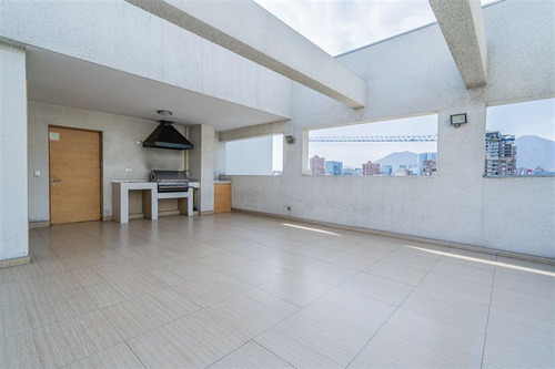 Departamento En Venta De 4 Dorm. Metro Manq. En Las Condes