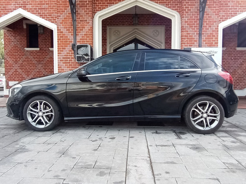 Imagen 2 de 5 de Mercedes Benz- A200