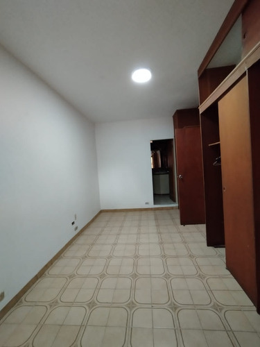 Casa Comercial En Alquiler, Los Palos Grandes, Municipio Chacao, Caracas, Venezuela.