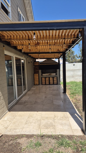 Arriendo Hermosa Casa En Condomino Buin