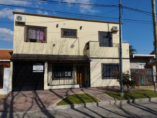 Venta Casa 4 Ambientes En Bella Vista