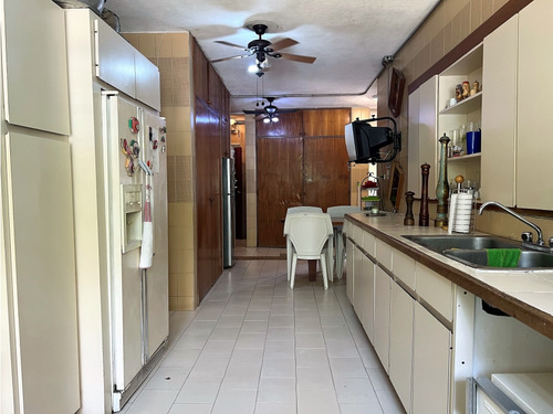 Casa En Alquiler O Venta En Los Palos Grandes En Esquina Con Anexo