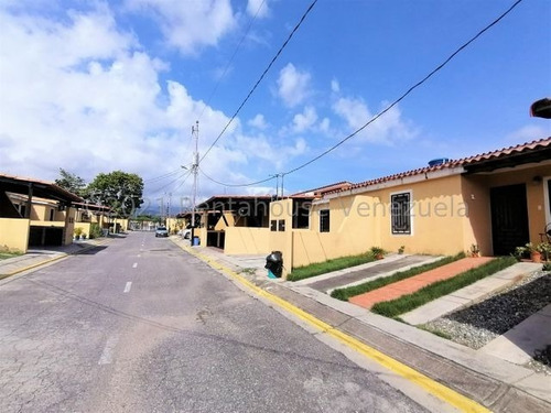 Imagen 24 de 30 de Casas En Venta El Amanecer Cabudare Lara. 3 Habitaciones 2 Baños 2 P/e Cod # 22 - 7781 Katty Vasquez Rentahouse 412 - 1498654 Contactame! Excelente Precio De Oportunidad E Inversion. Negociable !!!