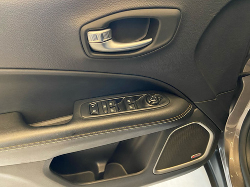 Jeep Compass 2.0 16V FLEX LONGITUDE AUTOMÁTICO