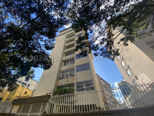 Apartamento En Venta Urb. Los Caobos Caracas. 24-20675 Yf