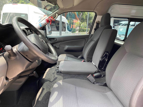 Imagen 4 de 7 de Nissan Urvan 2.5 Panel Ventanas Amplia Mt 2017