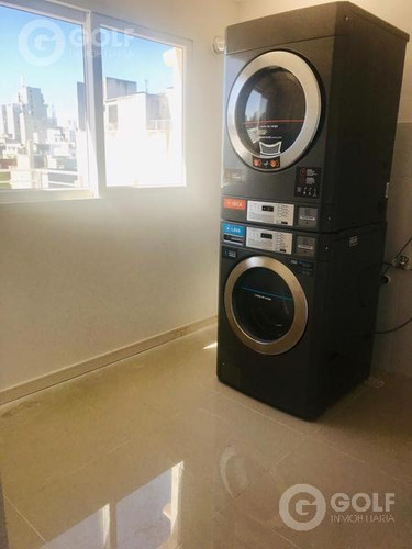 Se Vende Con Renta Penthouse 2 Dormitorios. Centro. Garajes Opcionales.
