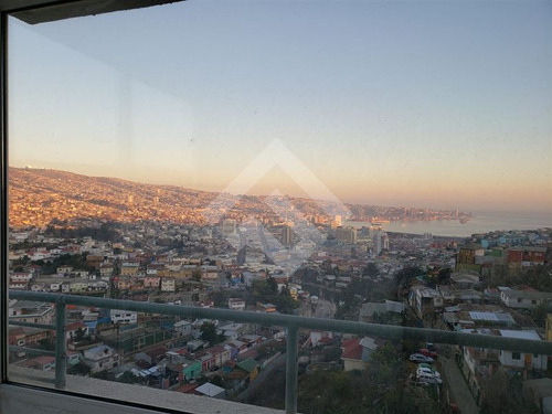 Departamento En Venta De 3 Dorm. En Valparaíso