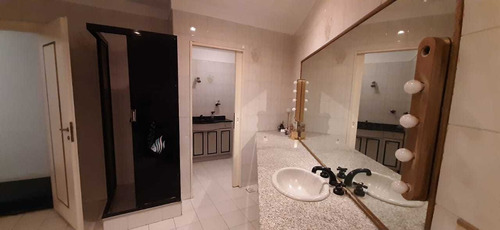 Imagen 10 de 14 de Venta De Chalet 5 Ambientes En Dos Plantas Con Piscina