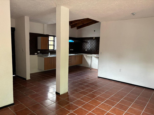 Casa En Renta De Una Recamara En Condominio En Fraccionamiento Campestre En Villa Corregidora, Qro. - ¡ideal Para Ejecutivos O Parejas Recién Casados!