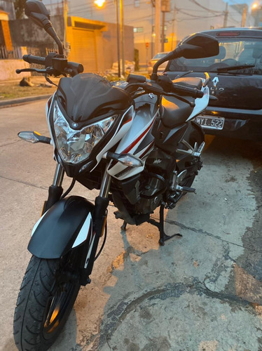 Bajaj Rouser 2014