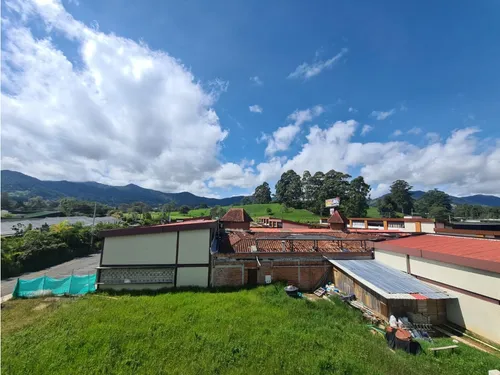 Bodega O Local En Arriendo O Venta. Sector Cantarrana.