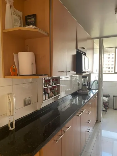 Amoblado En Apoquindo Con Manquehue.