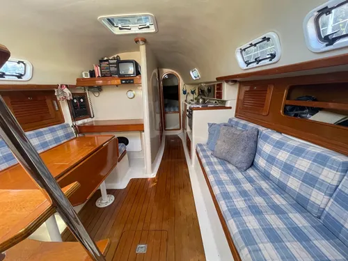 Velero Vip 33.5 Volvo Penta 29 Hp Timón Rueda Orza