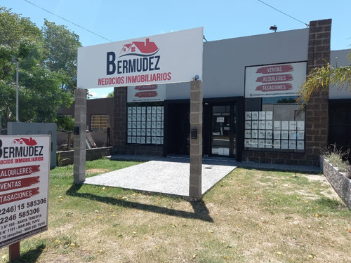 Venta En Block Casa De 3 Amb + 2 Locales Comerciales Sobre Importante Avenida De Mar Del Tuyu 79 Entre 11 Y 12