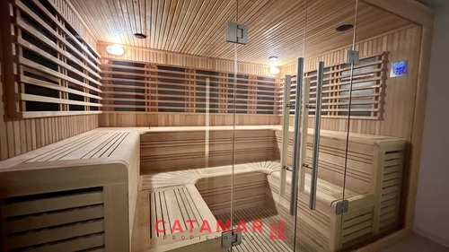 Departamento De Dos Dormitorios Habitación De Servicio Lavadero Torre Esmeralda Playa Brava Punta Del Este.