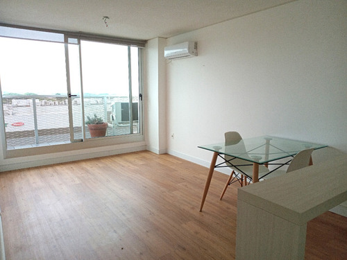 Alquiler Apartamento Semi-estrenar En Malvin - 2 Dormitorios, Garaje, Balcón