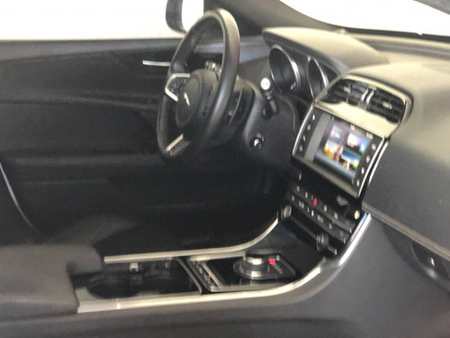 Jaguar Xe 2.0 16v Si4 Turbo Gasolina R-sport 4p Automático