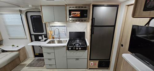 Trailer Importado Winnebago 2108ds (d) - 0km !!!! Y@w2