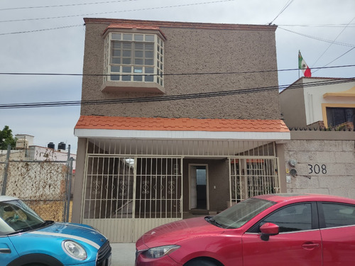 Casa En Renta Con Recámara En Planta Baja Calesa Querétaro Vc