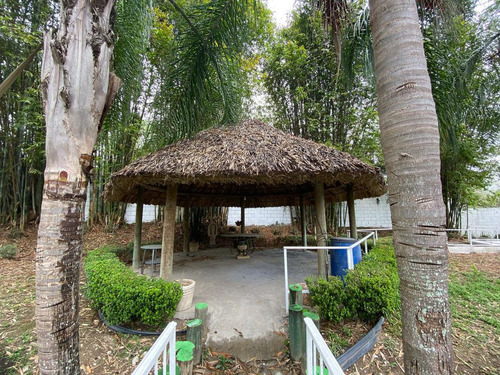 Quinta En Venta O Renta En El Barrial Zona Carretera Nacional