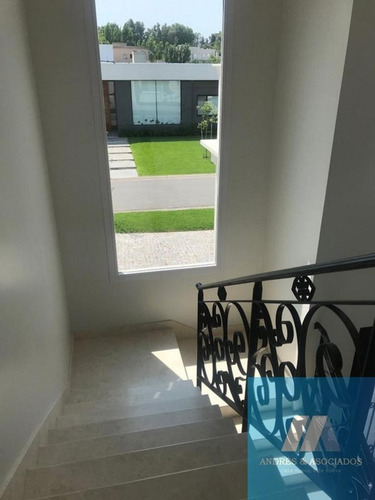 Imagen 13 de 30 de Venta Casa, Bs As Village, Lote 1039 Mts²