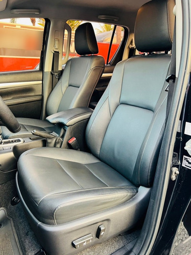 Imagem 14 de 15 de Toyota Hilux Srv 2.8 Preto 2019